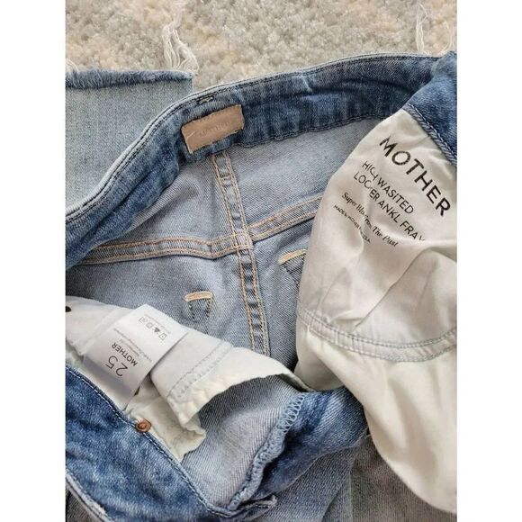 Mother High Waisted Looker Ankle Fray in Super Blast From The Past
25 - Picture 9 of 9